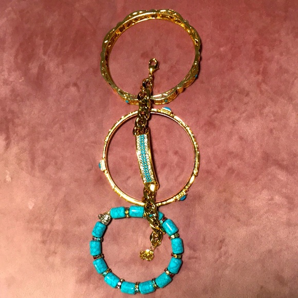 Gold and Turquoise Costume Jewelry Set - Picture 2 of 4